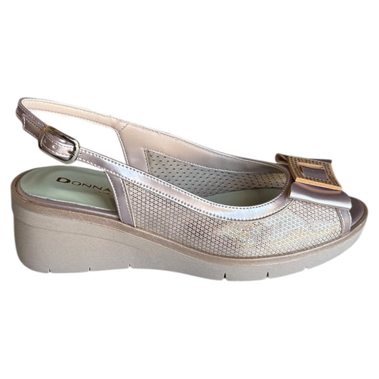 Sandalo con zeppa in camoscio elasticizzato beige Donna Serena